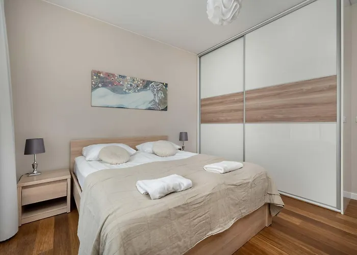 아파트 Elegant Slezna In With Parking By Renters