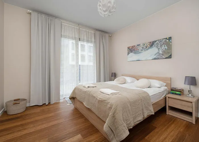 아파트 Elegant Slezna In With Parking By Renters