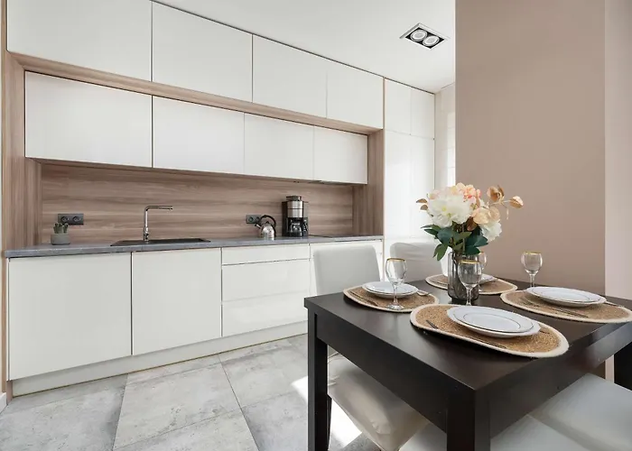 Elegant Slezna In With Parking By Renters 브로츠와프