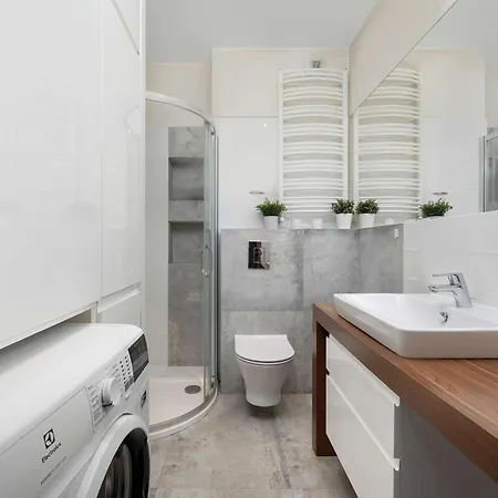 Elegant Slezna In With Parking By Renters Appartement Wrocław