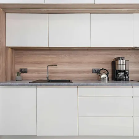 Appartement Elegant Slezna In With Parking By Renters *